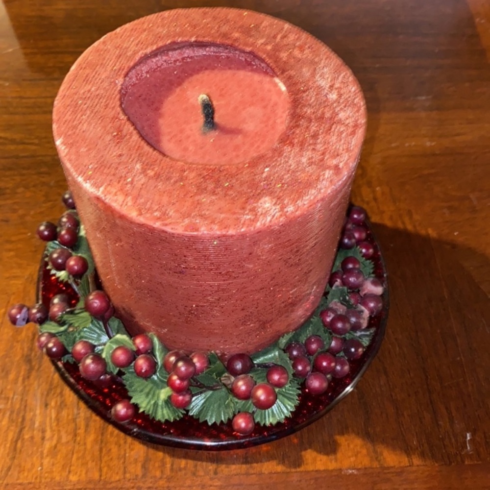 Things Remembered red glitter pillar Candle with Holly berry wreath & plate